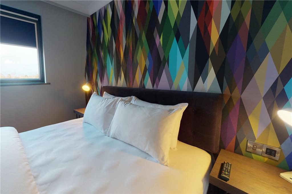 Village Hotel Bracknell Room photo
